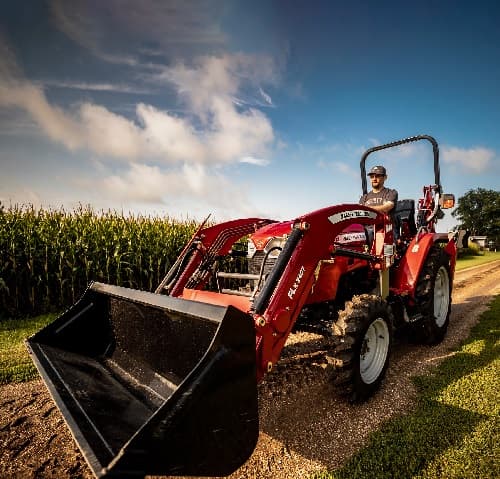 COMPACT TRACTORS